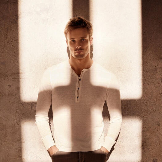 Damien (2016)